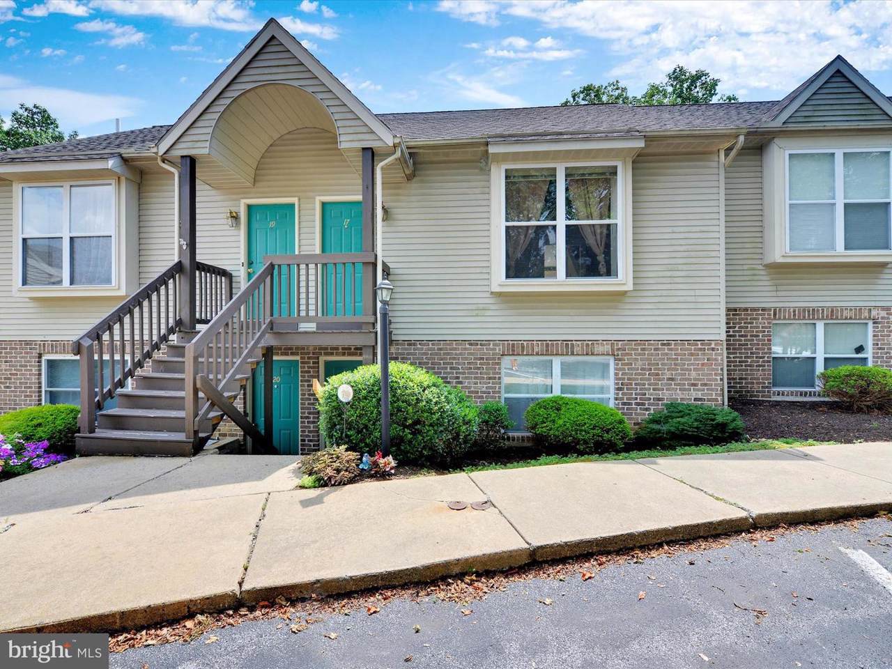 17 Westpointe Drive - Photo 1