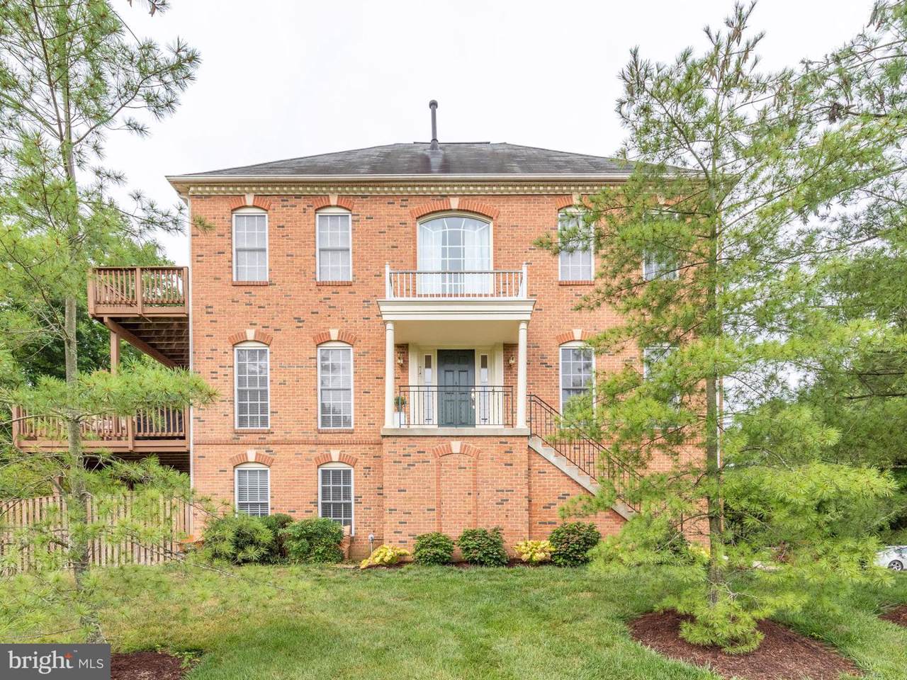 100 Waterside Court - Photo 1
