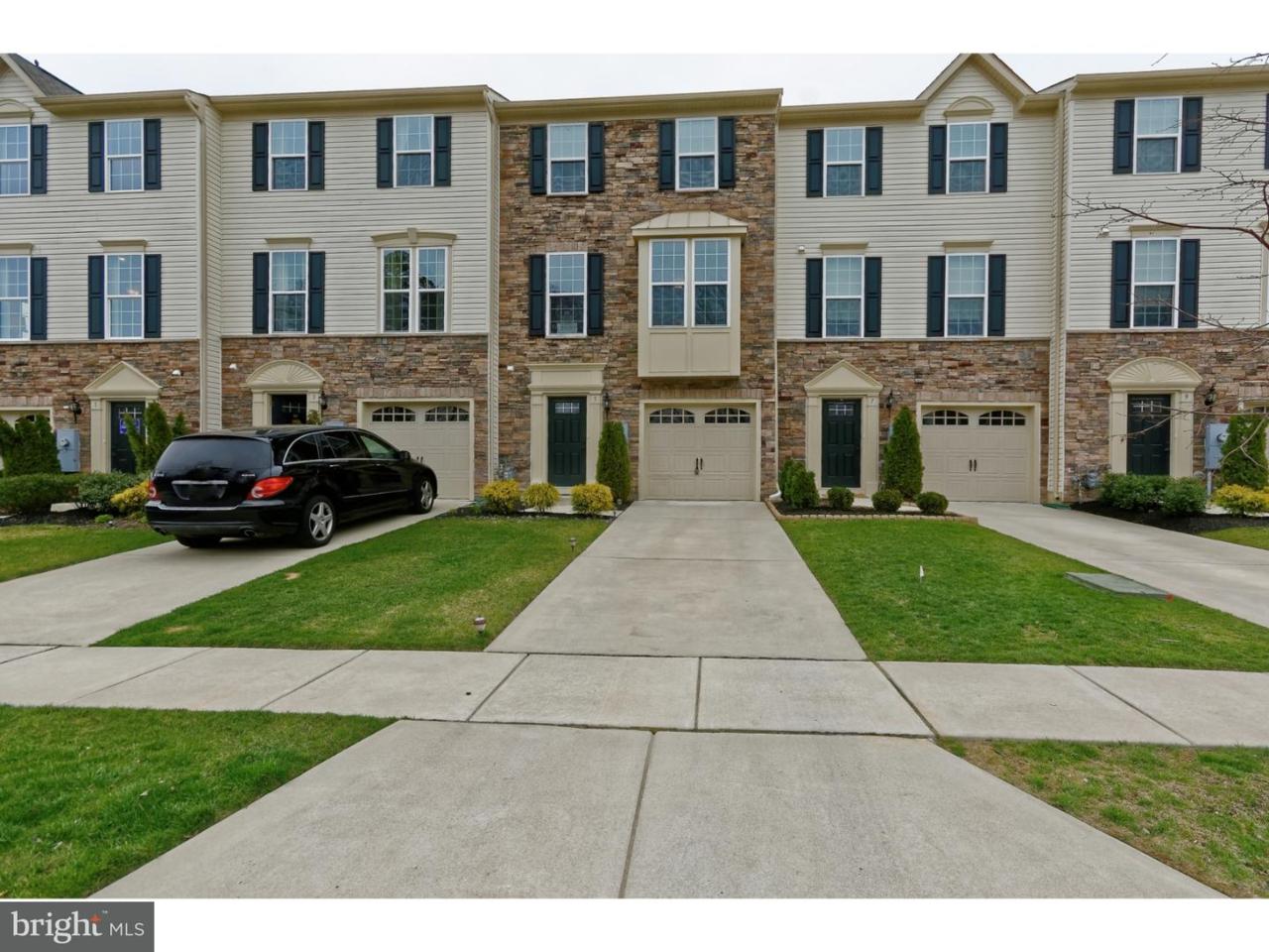 5 Village Green Lane - Photo 1