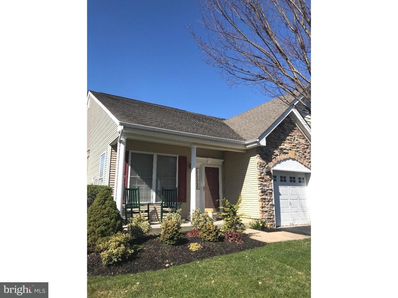 20 Locust Hill Boulevard - Photo 1