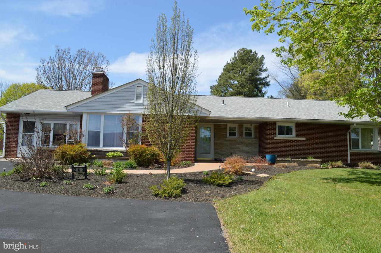 243 Summit Avenue - Photo 1