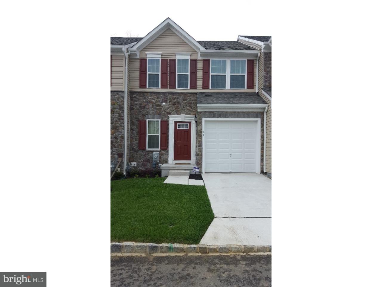 61 Franklin Circle - Photo 1
