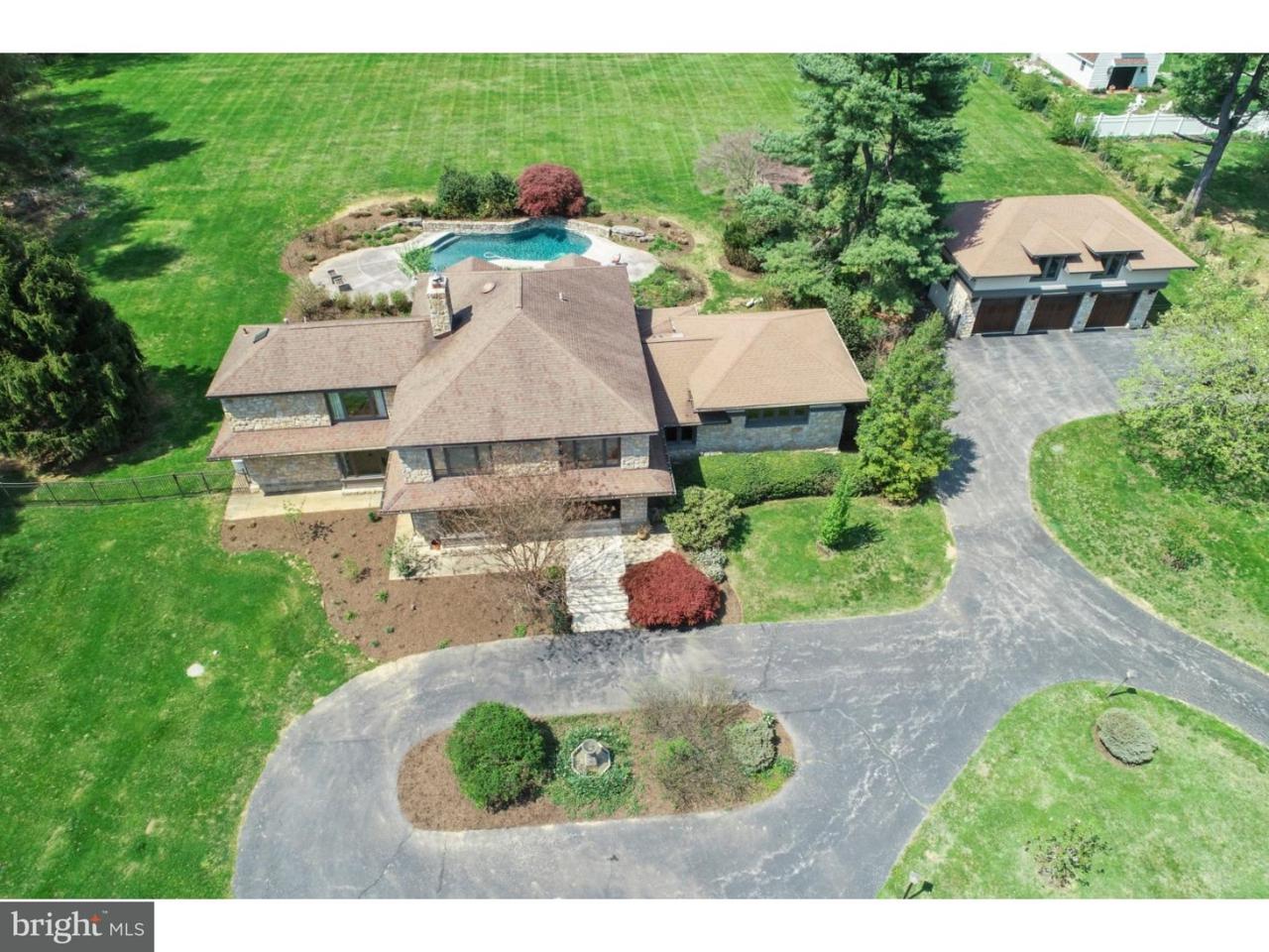 1945 Fox Hill Lane - Photo 1