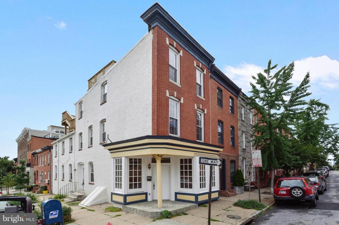 1470 William Street - Photo 1