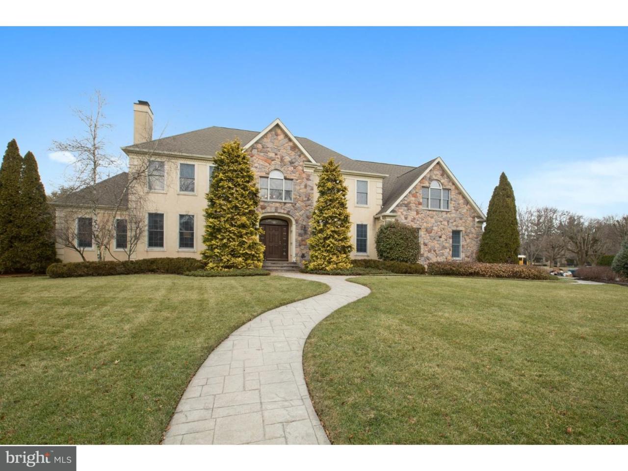 725 Lippincott Avenue - Photo 1