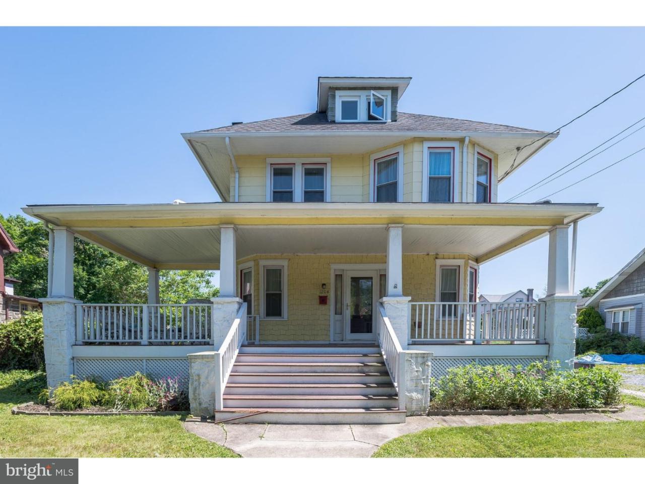 1204 Collings Avenue - Photo 1