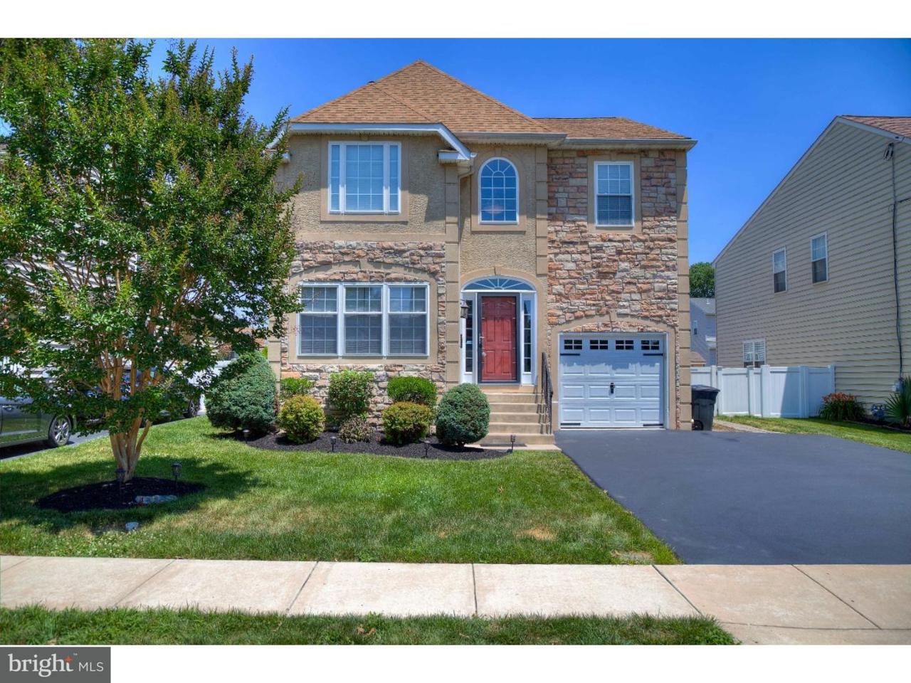 216 Sycamore Avenue - Photo 1