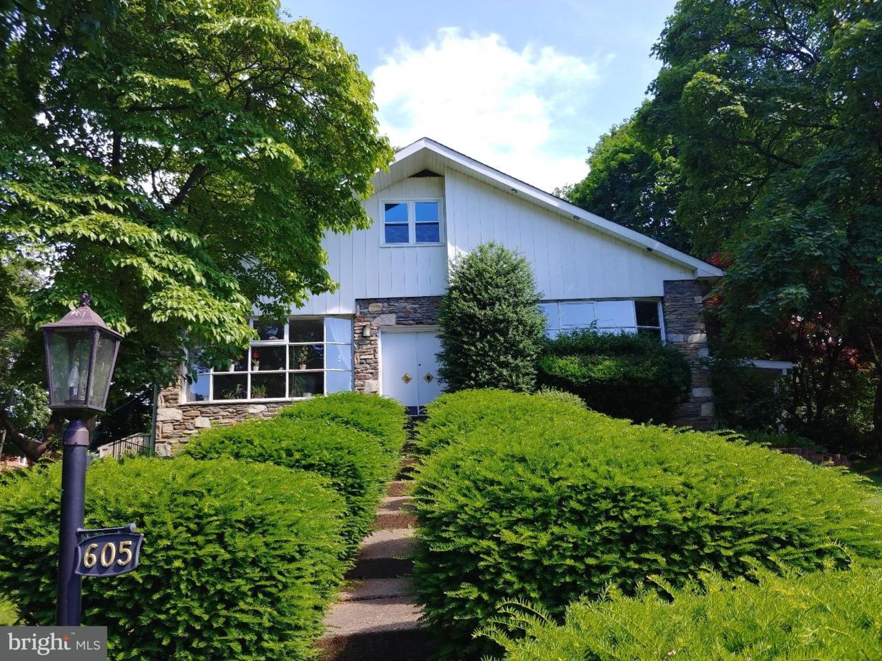 605 Foster Road - Photo 1