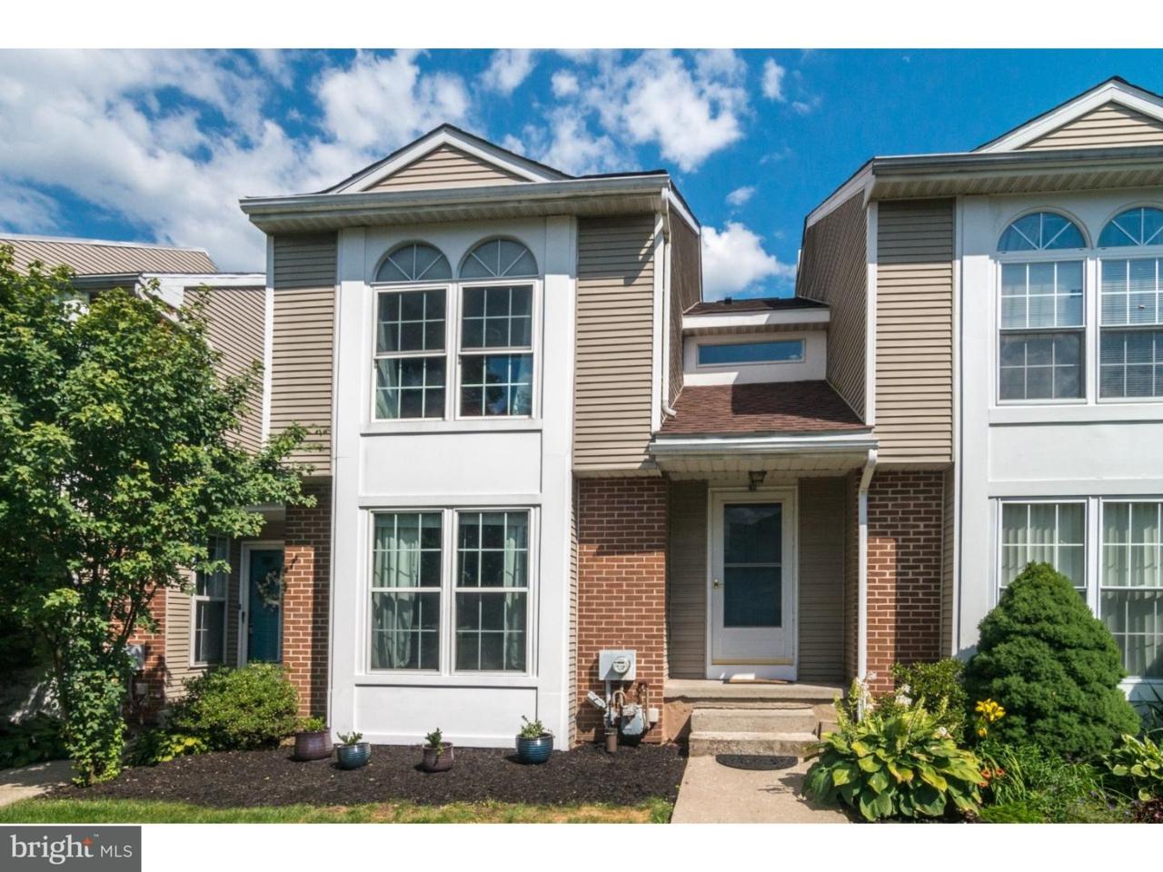 105 Teakwood Court - Photo 1
