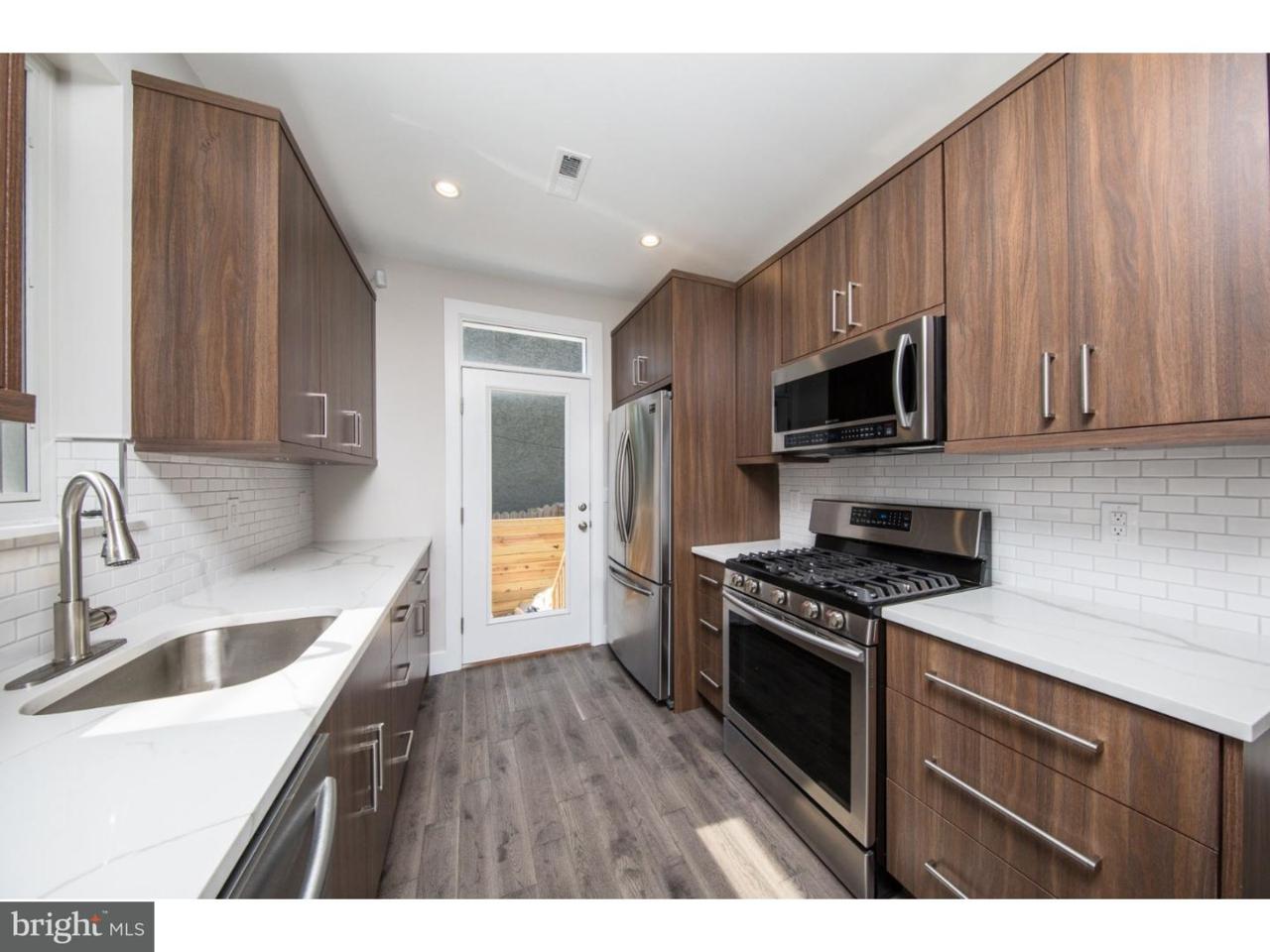 2100 Carpenter Street - Photo 1