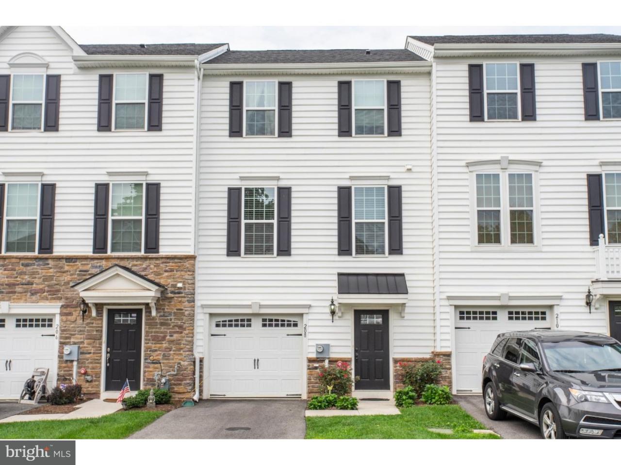 208 Macdonald Avenue - Photo 1