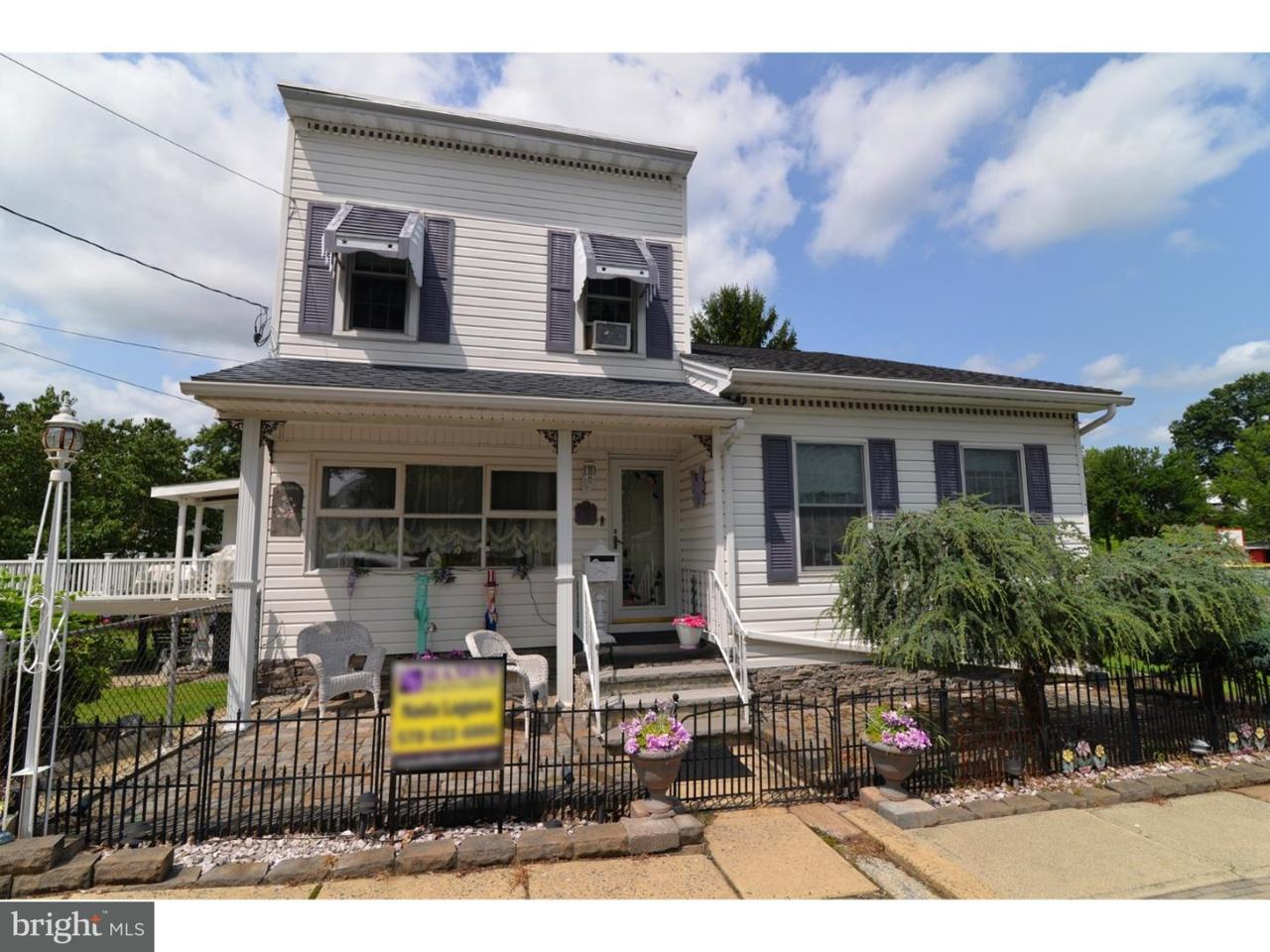717 Park Avenue - Photo 1