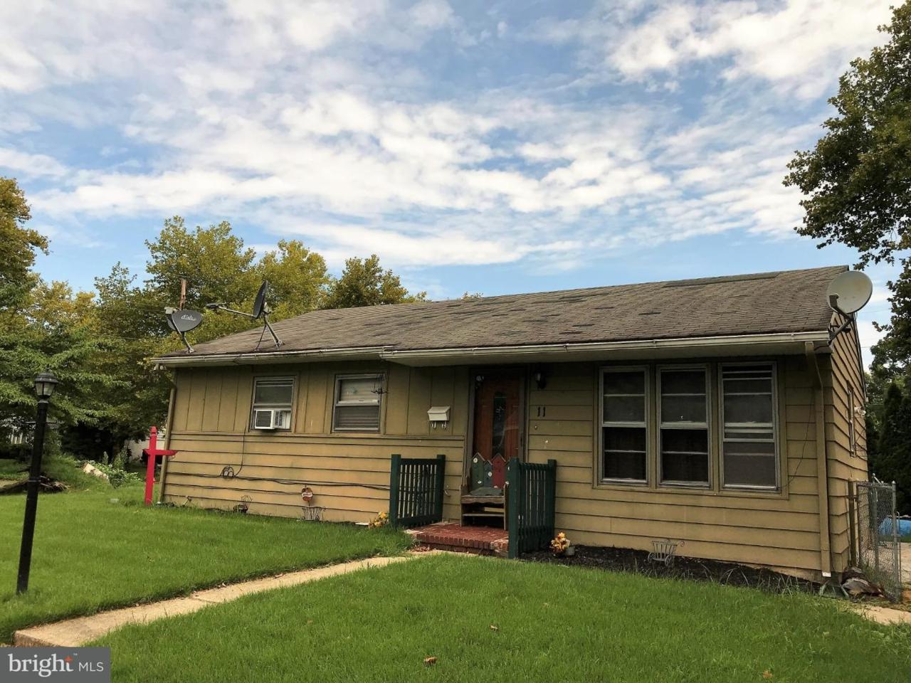 11 South Drive - Photo 1