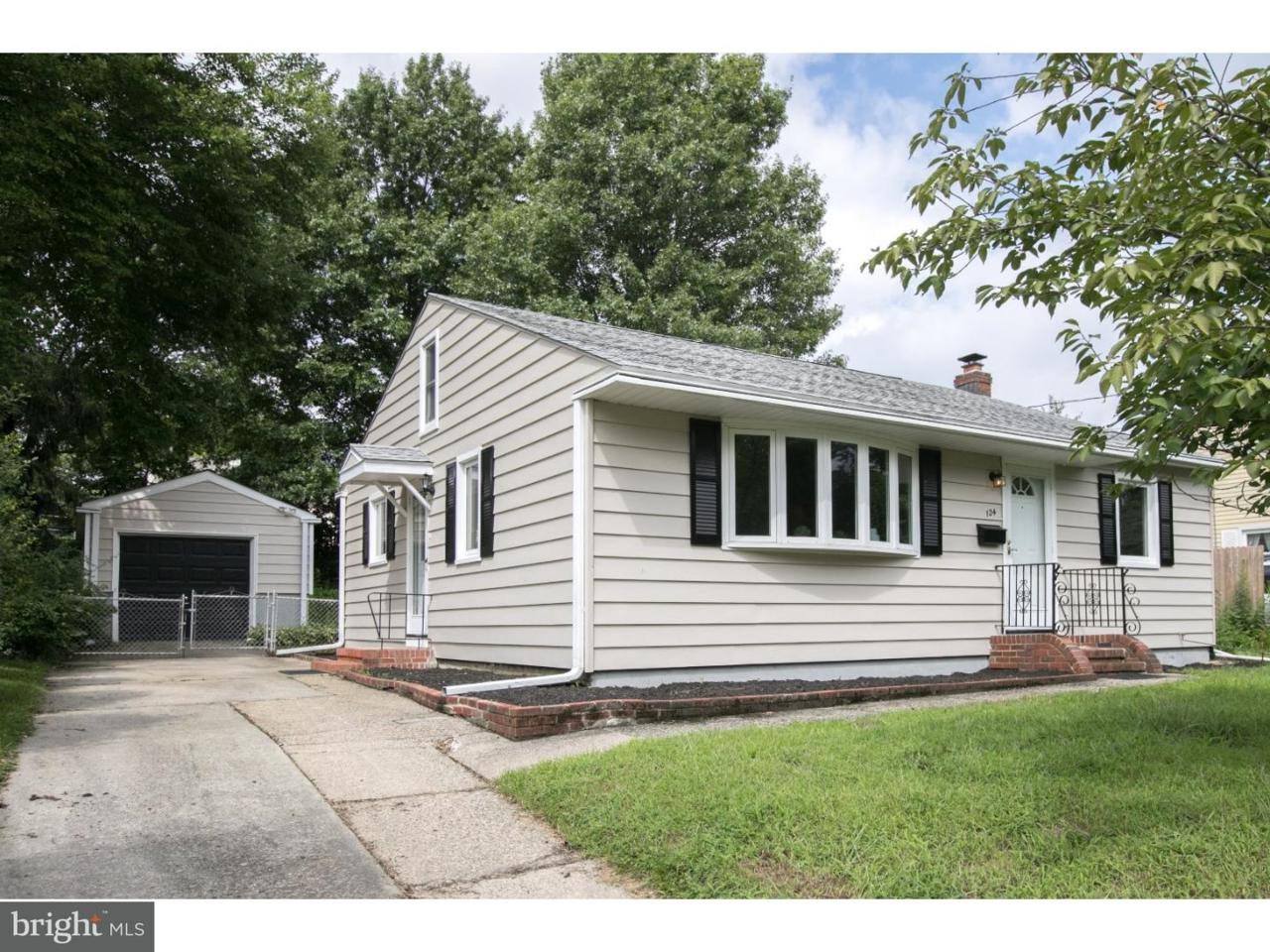 124 Carolina Avenue - Photo 1