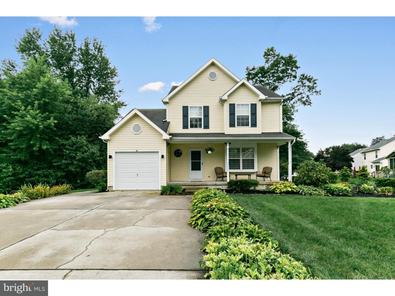 422 Locust Street - Photo 1