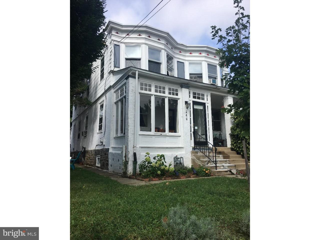246 Iona Avenue - Photo 1