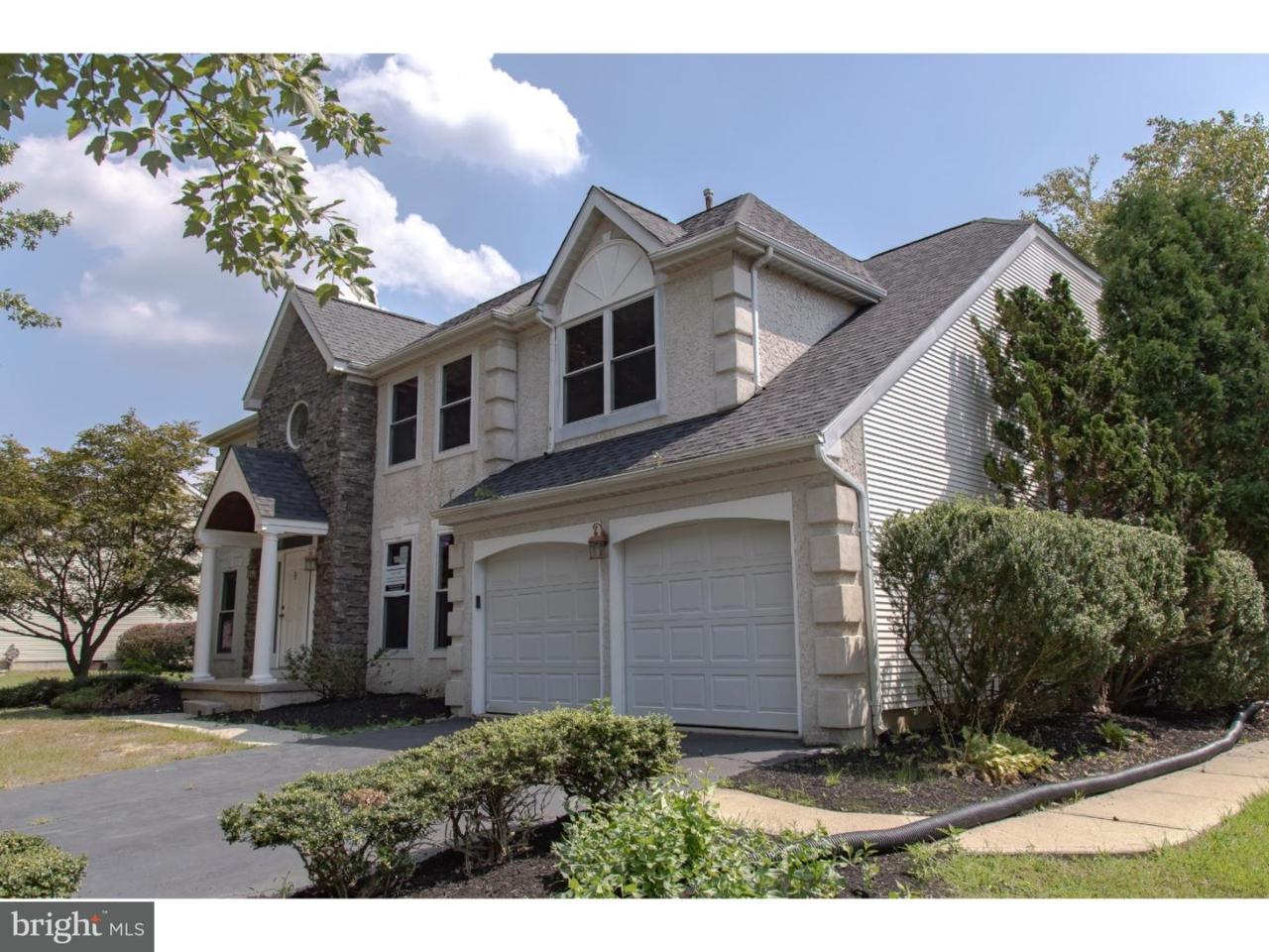9 Colonial Drive - Photo 1