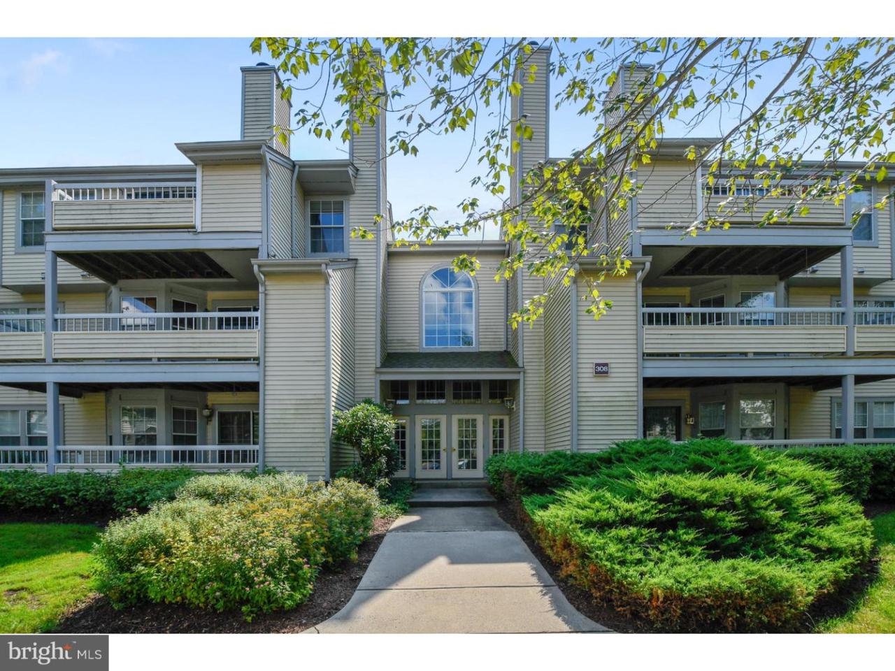 308 Trinity Court - Photo 1