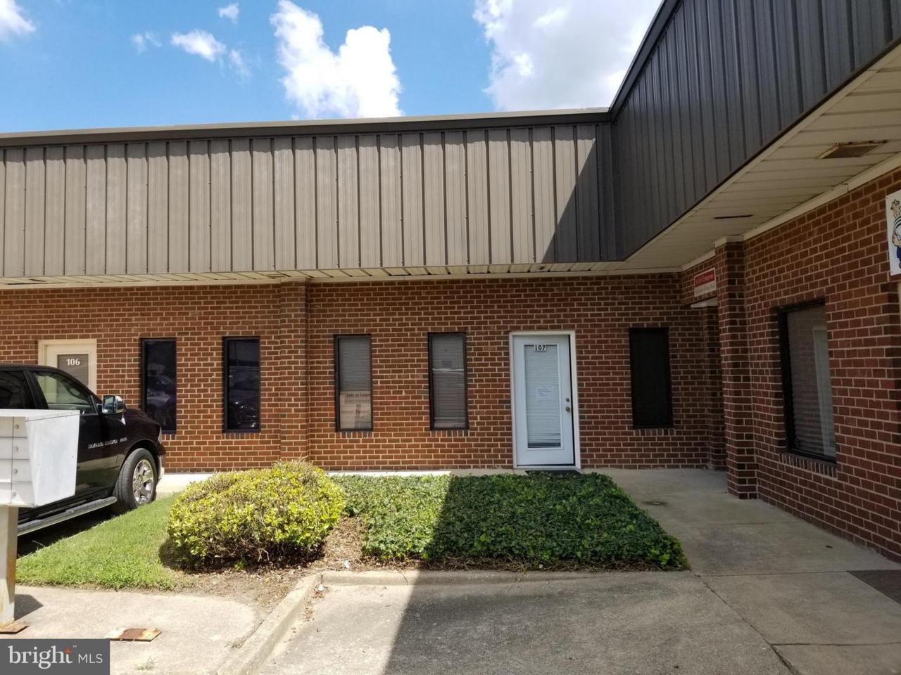 841 Juniper Crescent - Photo 1