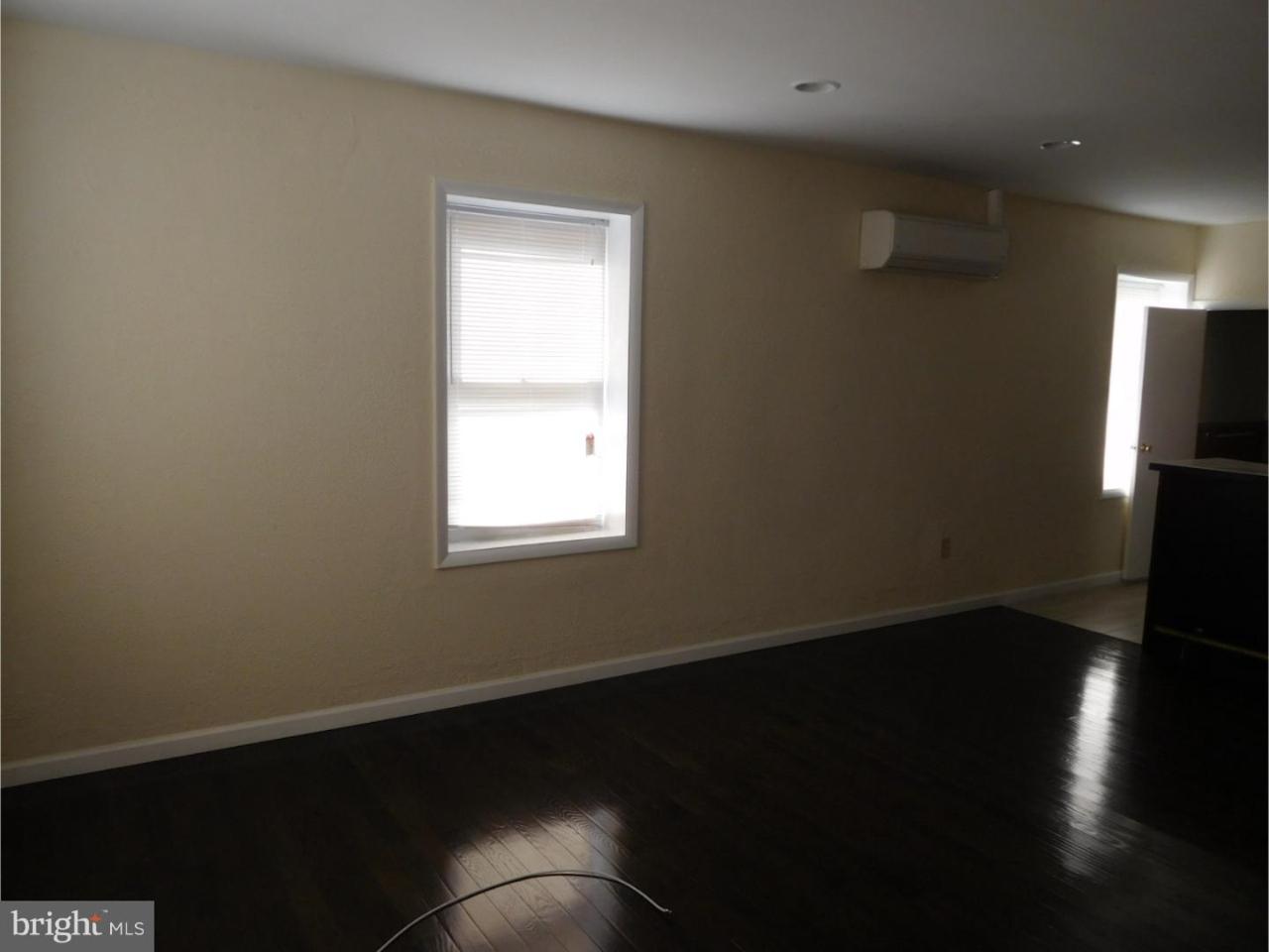 1439 Vine Street - Photo 1