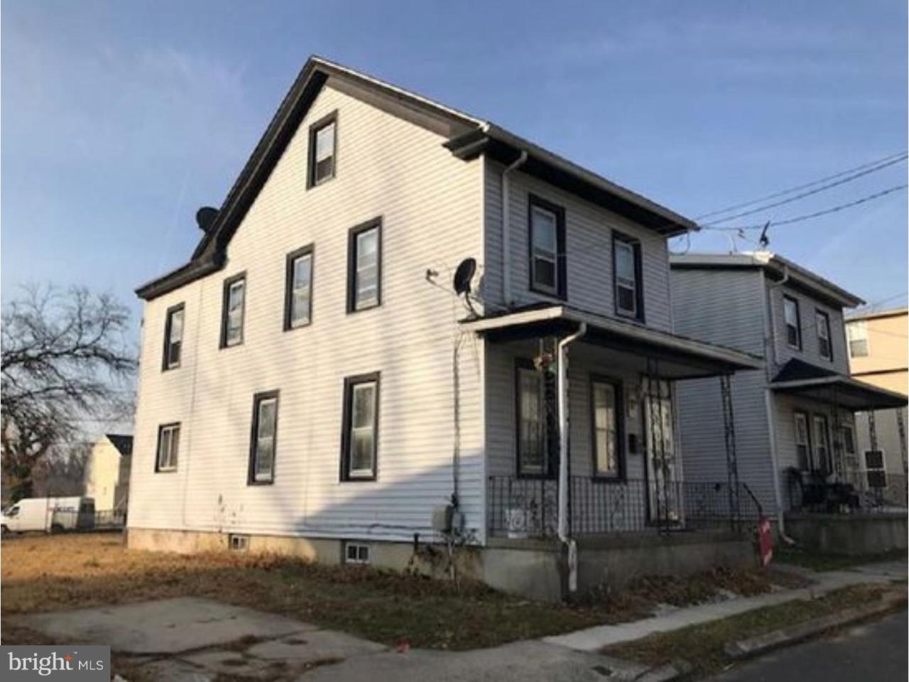 89 Carpenter Street - Photo 1