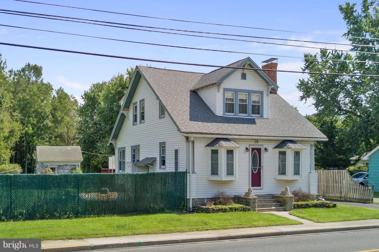 19 Thatcher Street - Photo 1