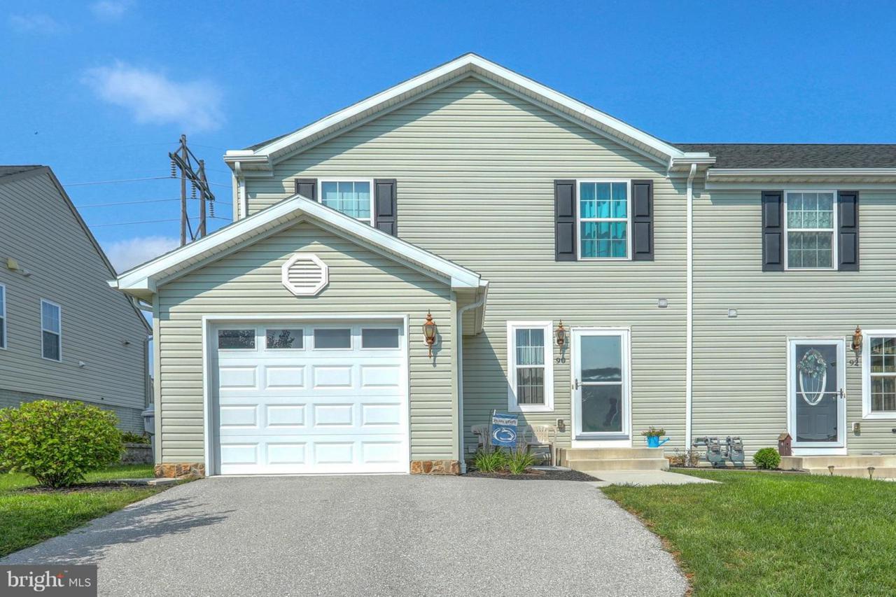 90 Galaxy Drive - Photo 1