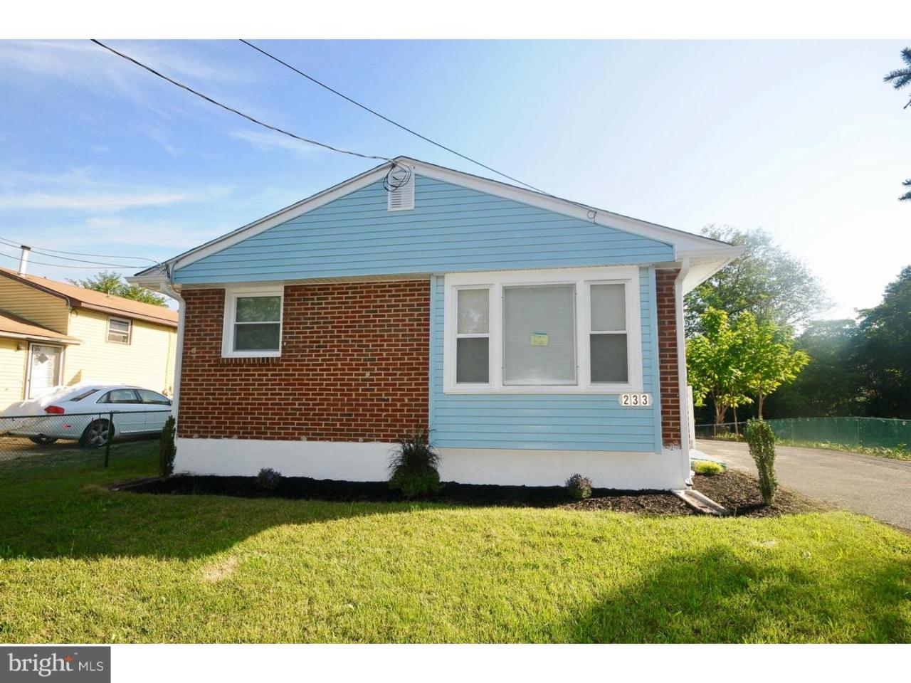 233 Thomas Ave N - Photo 1