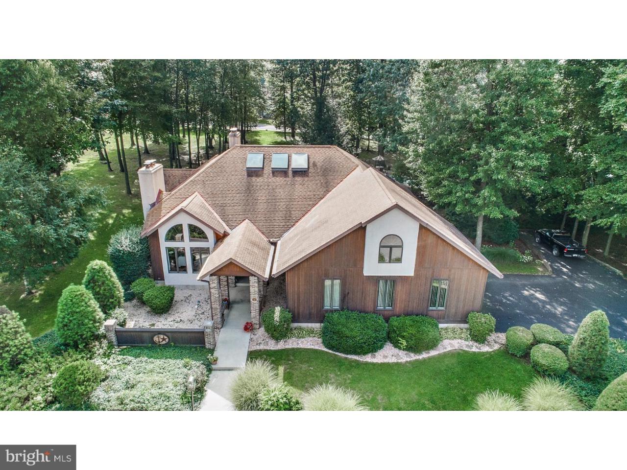 102 Evergreen Drive - Photo 1