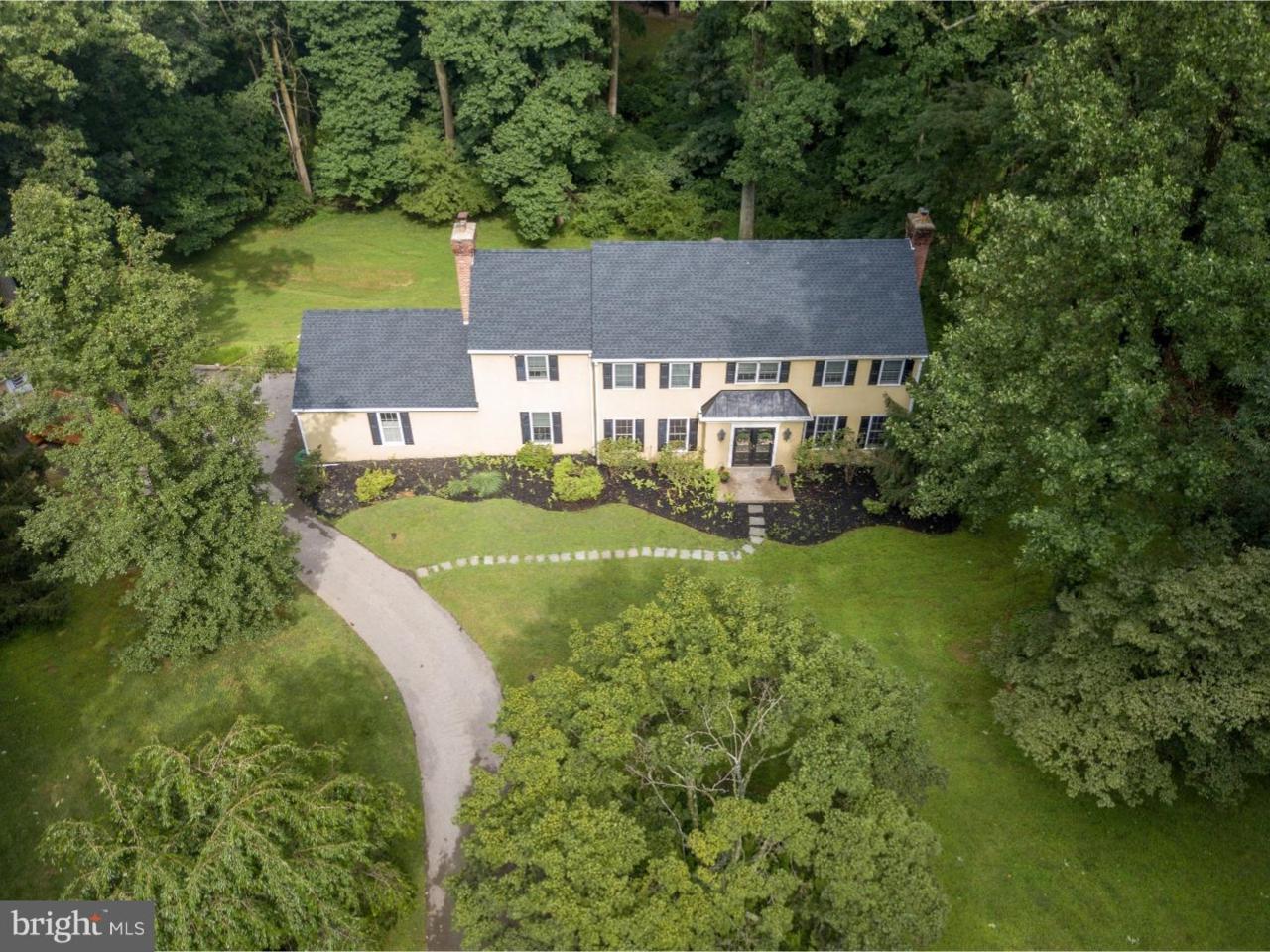 4 Martins Circle - Photo 1