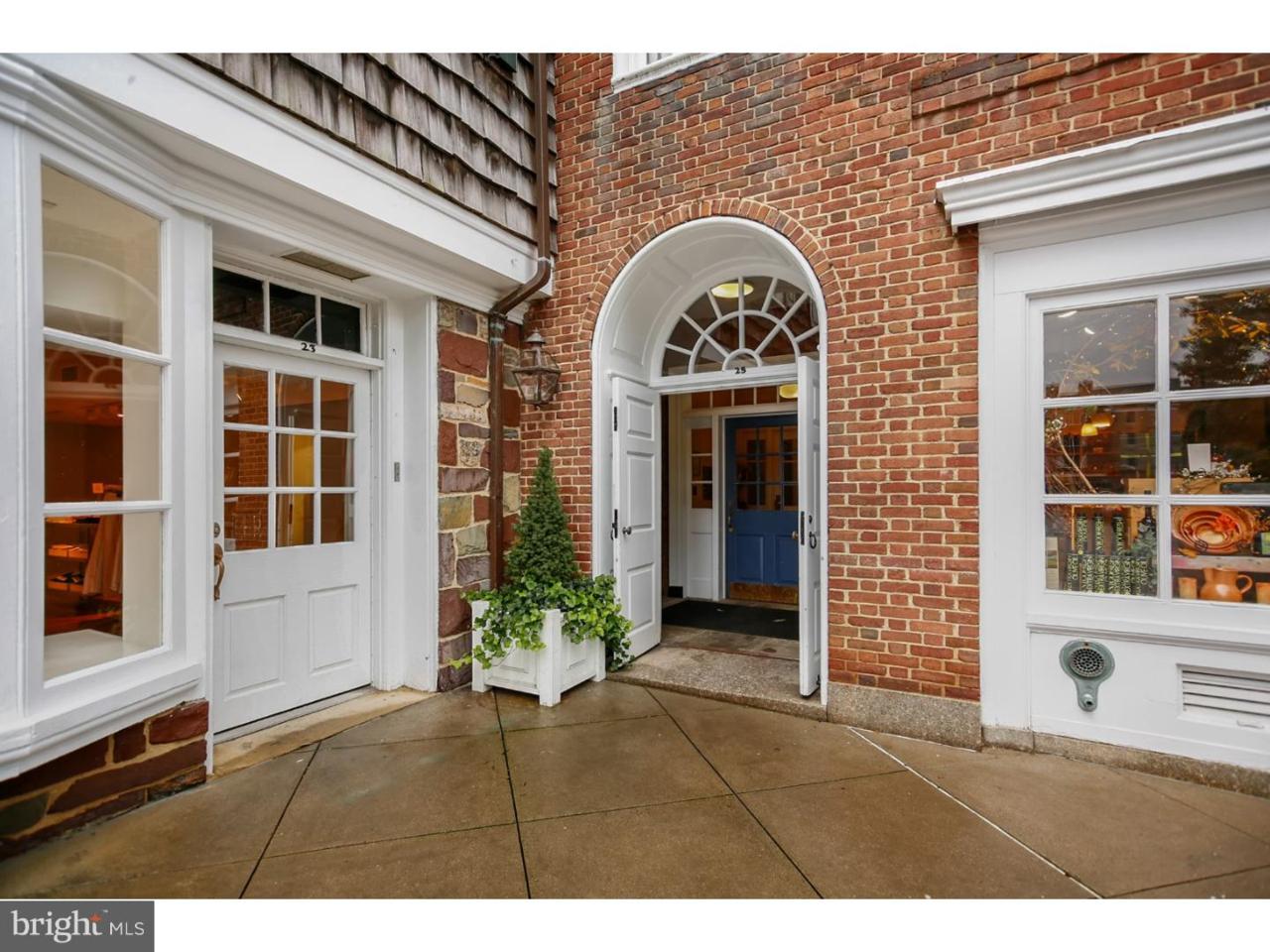 25 Palmer Sq W - Photo 1