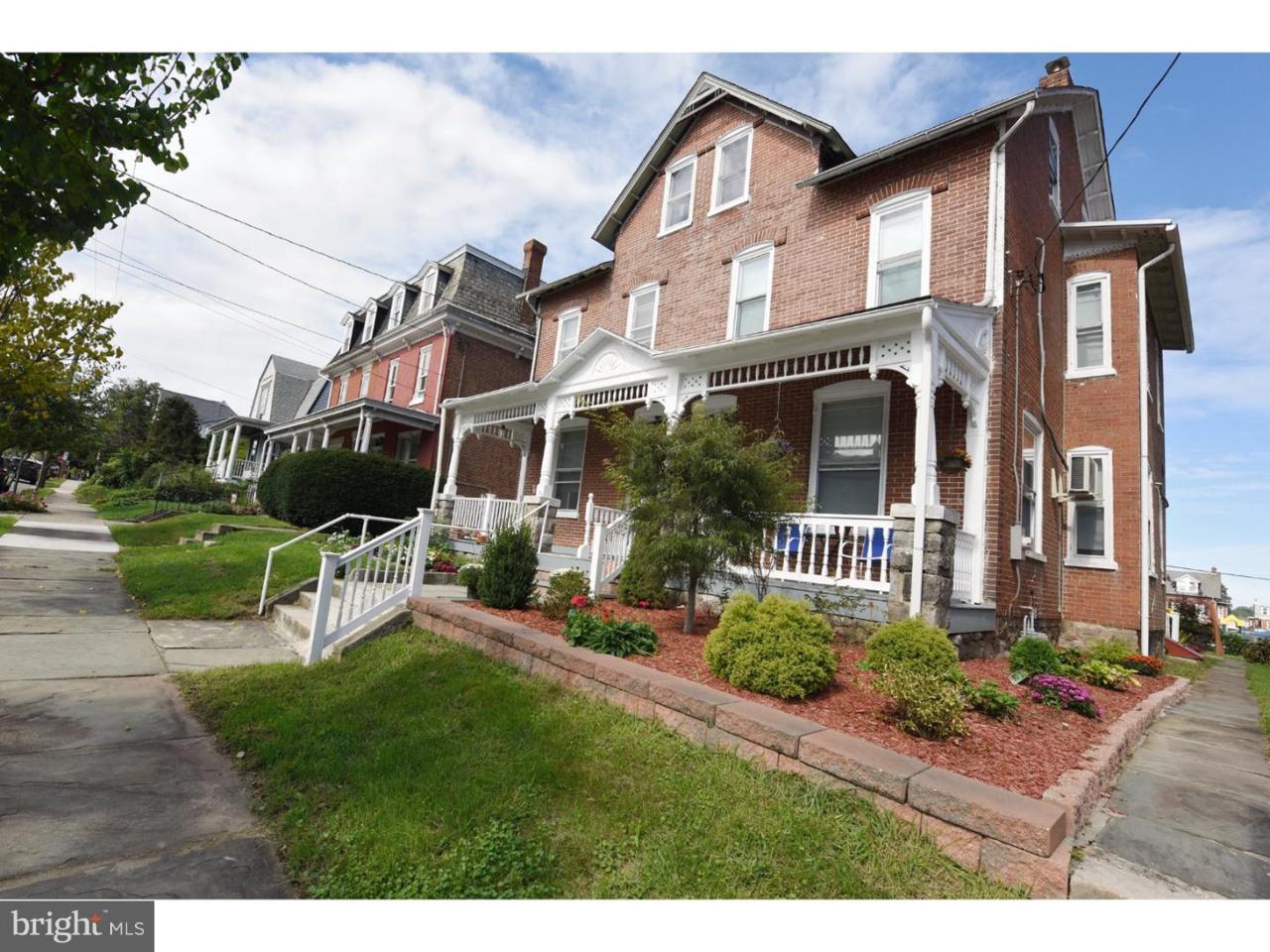 237 4TH Avenue - Photo 1