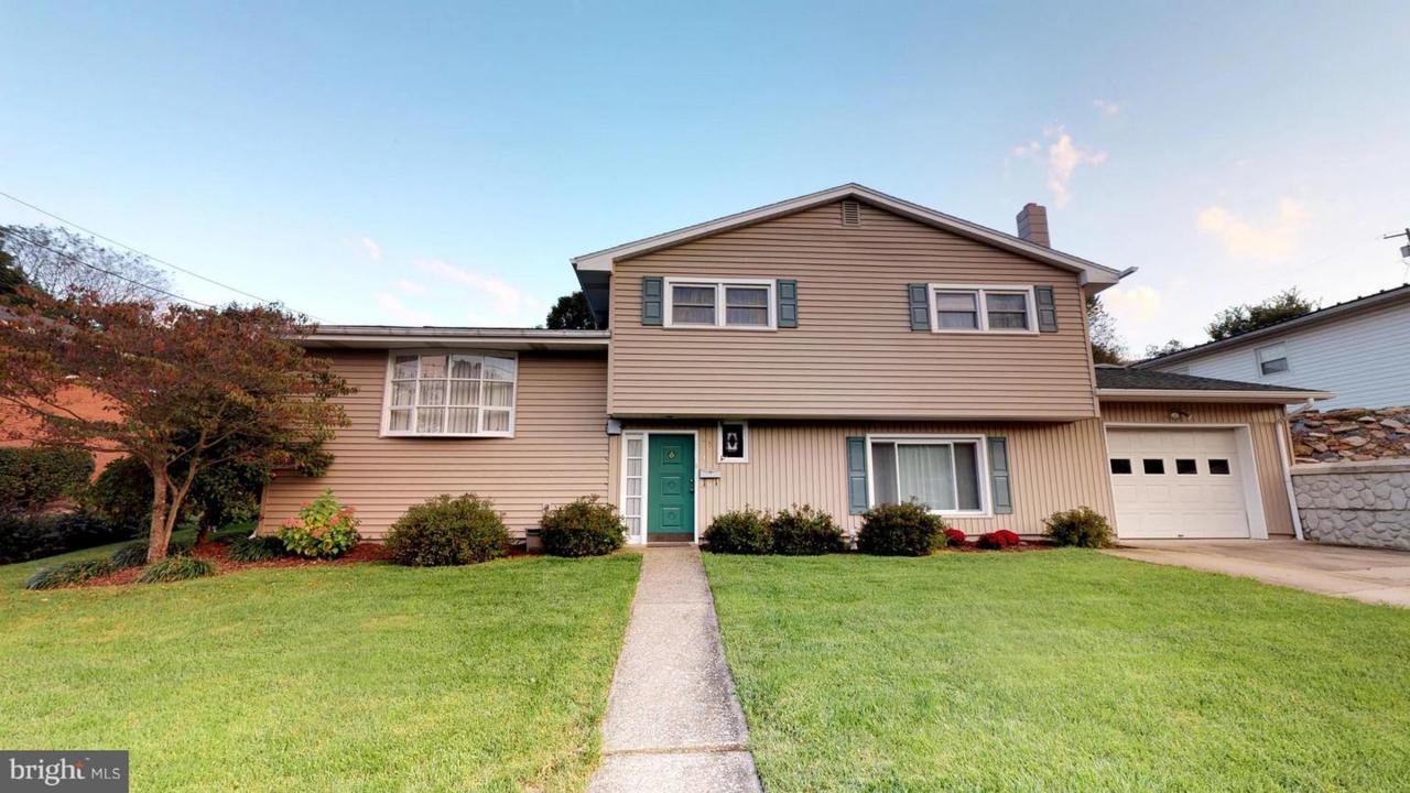 275 E Street - Photo 1