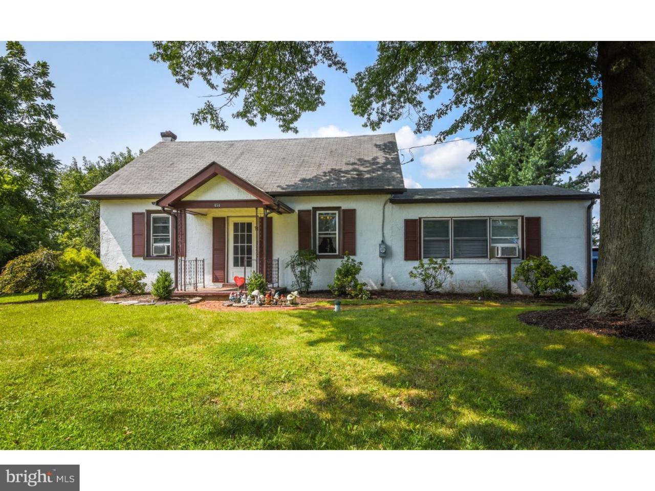 651 Elroy Road - Photo 1