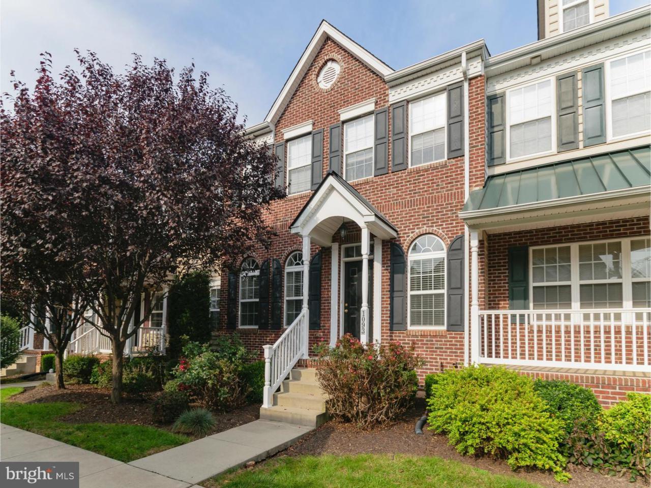 1093 Rosemont Terrace - Photo 1