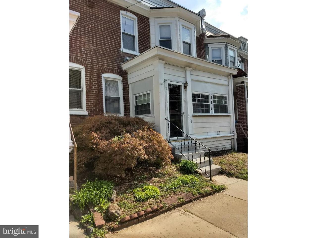 317 30TH Street - Photo 1