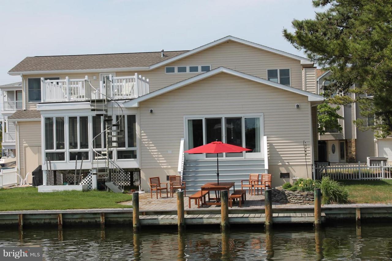 212 Bayshore Drive - Photo 1