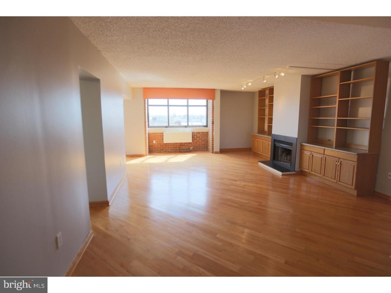200-10 Lombard Street - Photo 1
