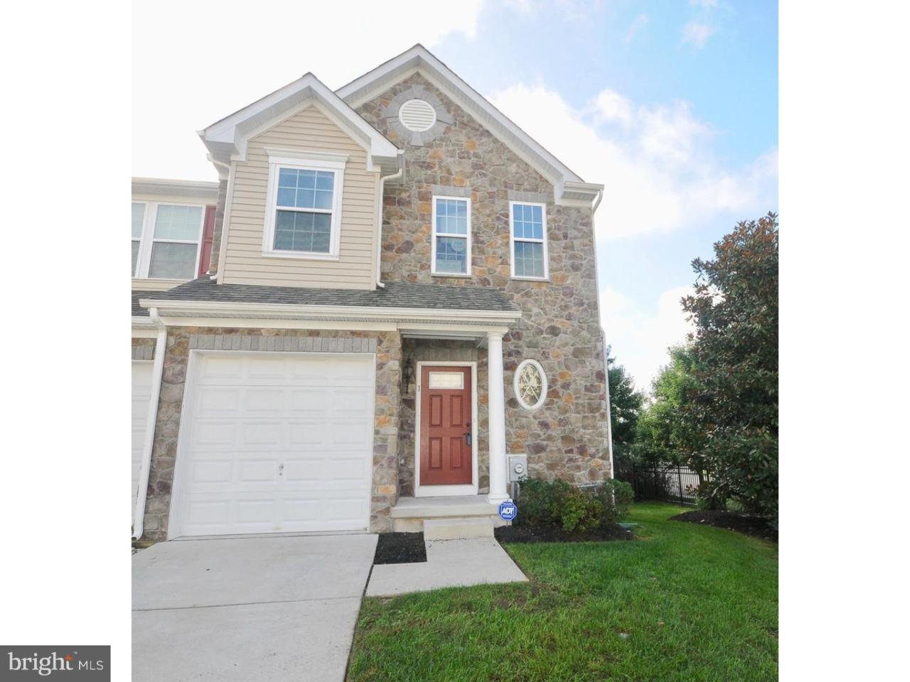 1 Franklin Circle - Photo 1