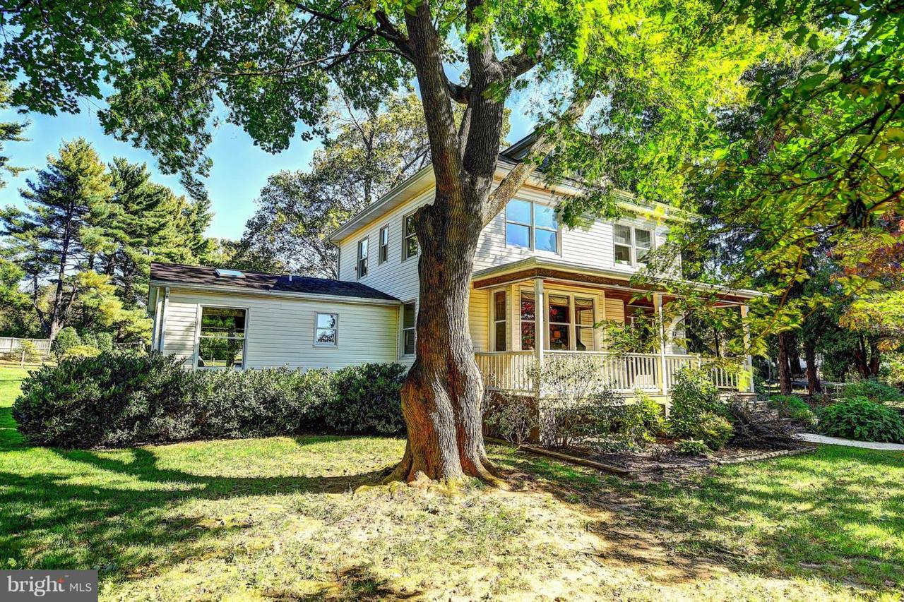 17 Virginia Avenue - Photo 1