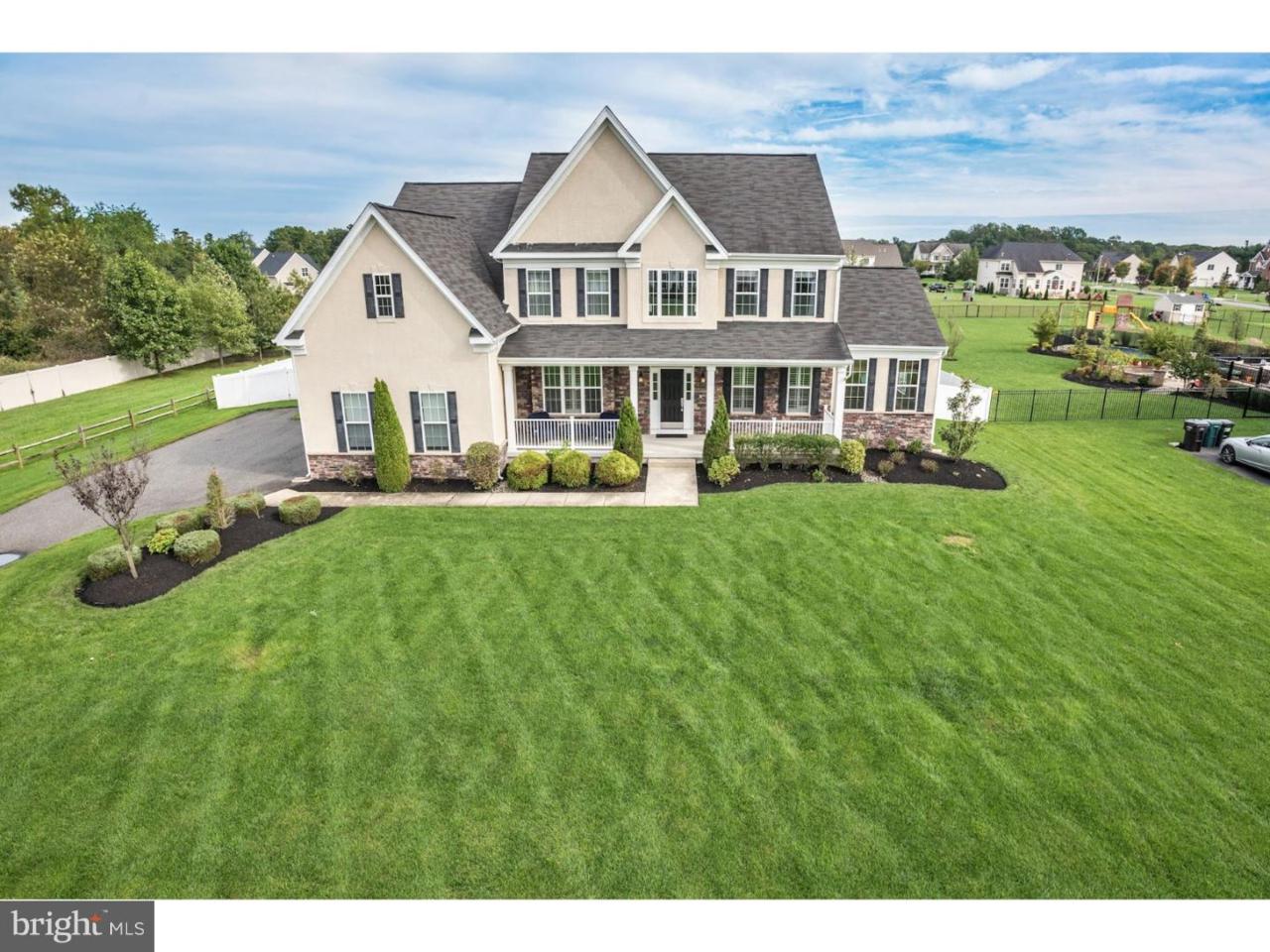 174 Greenview Court - Photo 1
