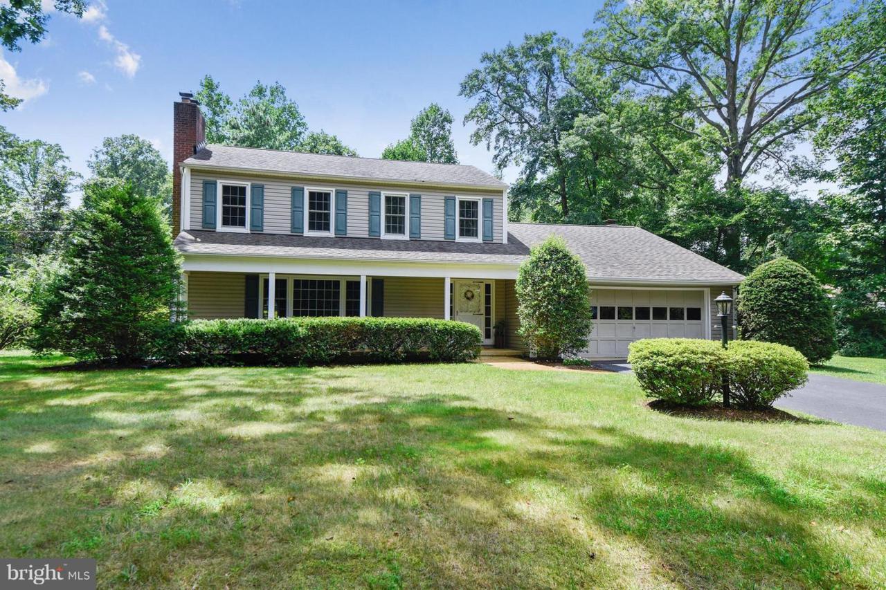 1044 Bayberry Drive - Photo 1