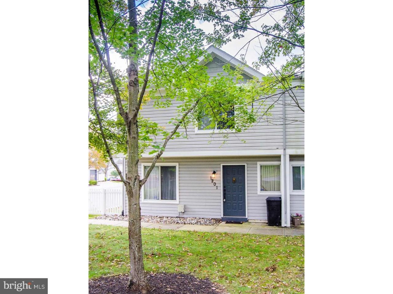 1201 Chanticleer - Photo 1
