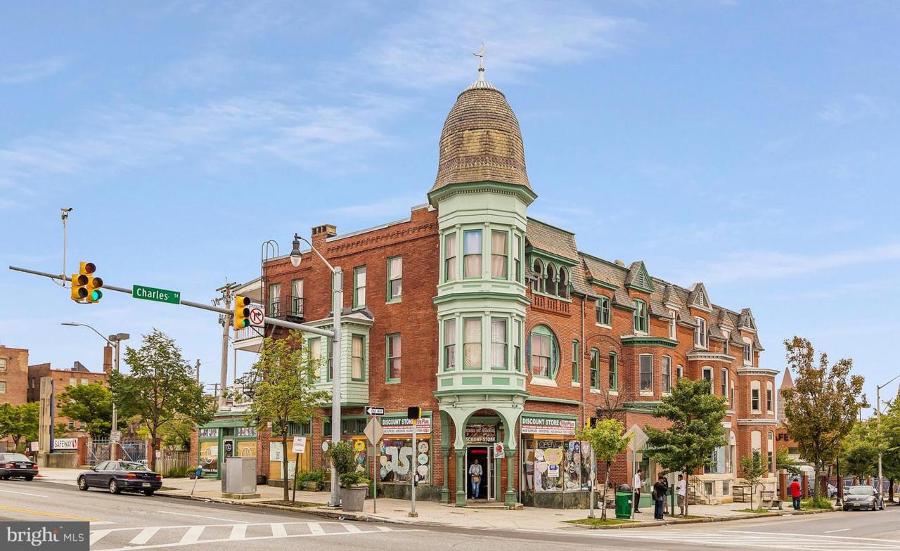 2443 Charles Street - Photo 1