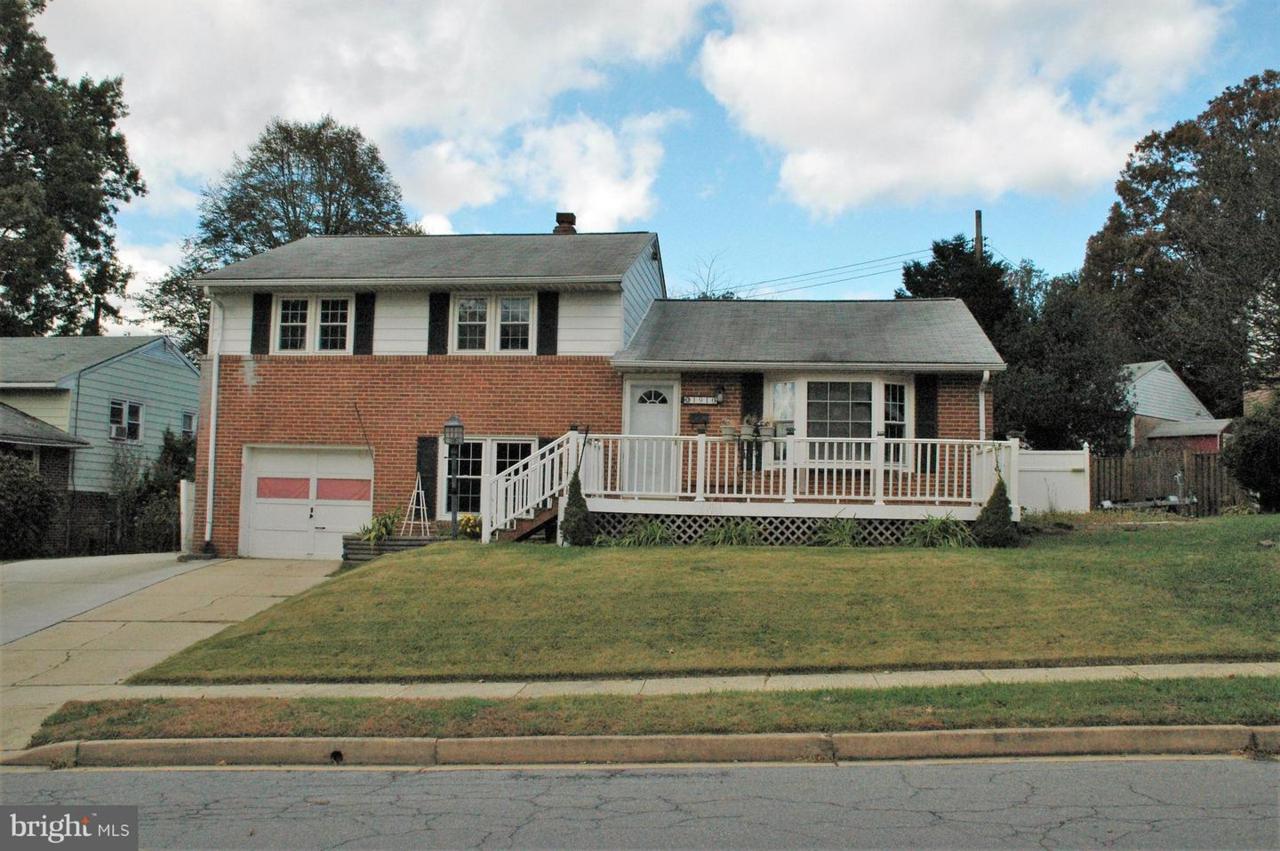 1910 Clifden Road - Photo 1