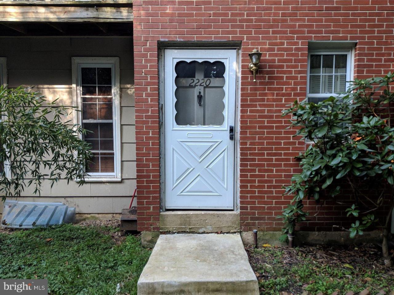 2220 Dickens Terrace - Photo 1