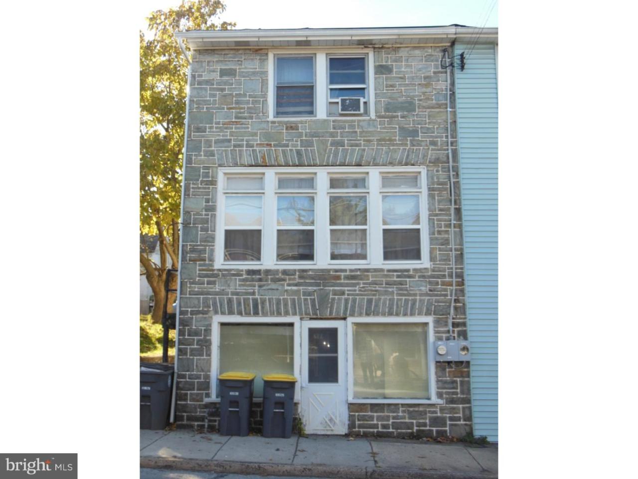 210 Bradford Avenue - Photo 1