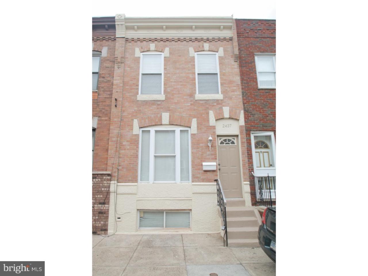 2437 Percy Street - Photo 1