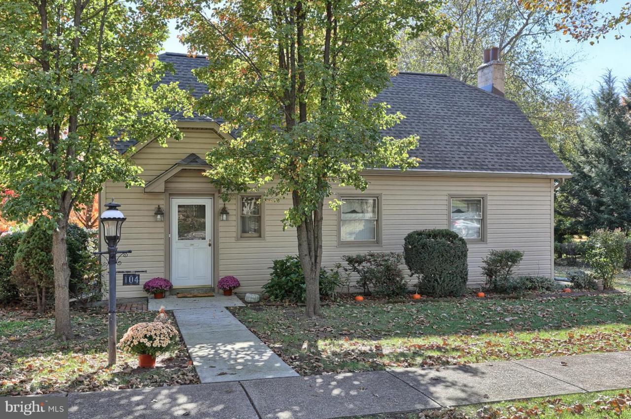 104 Grandview Avenue - Photo 1