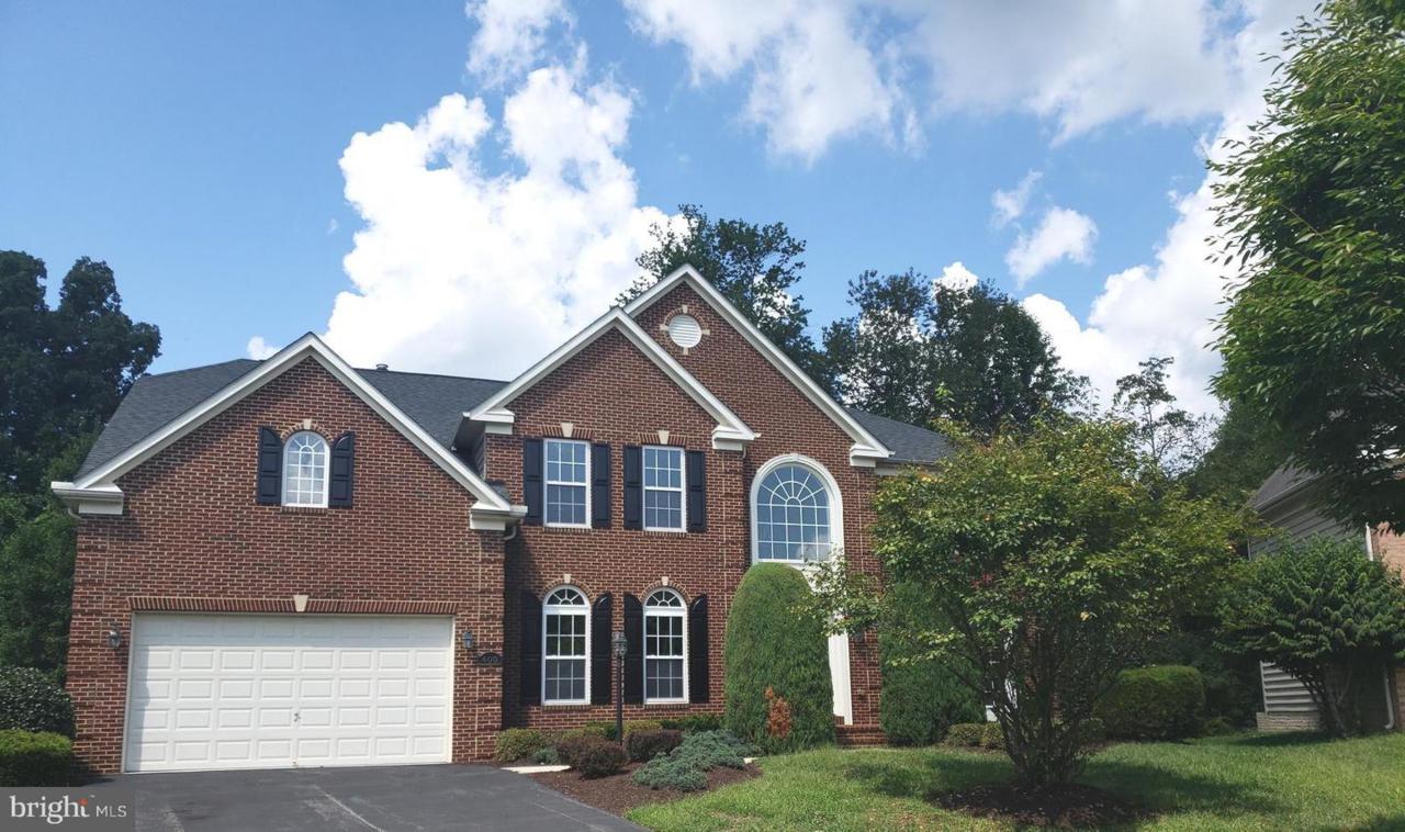 400 Rifton Court - Photo 1